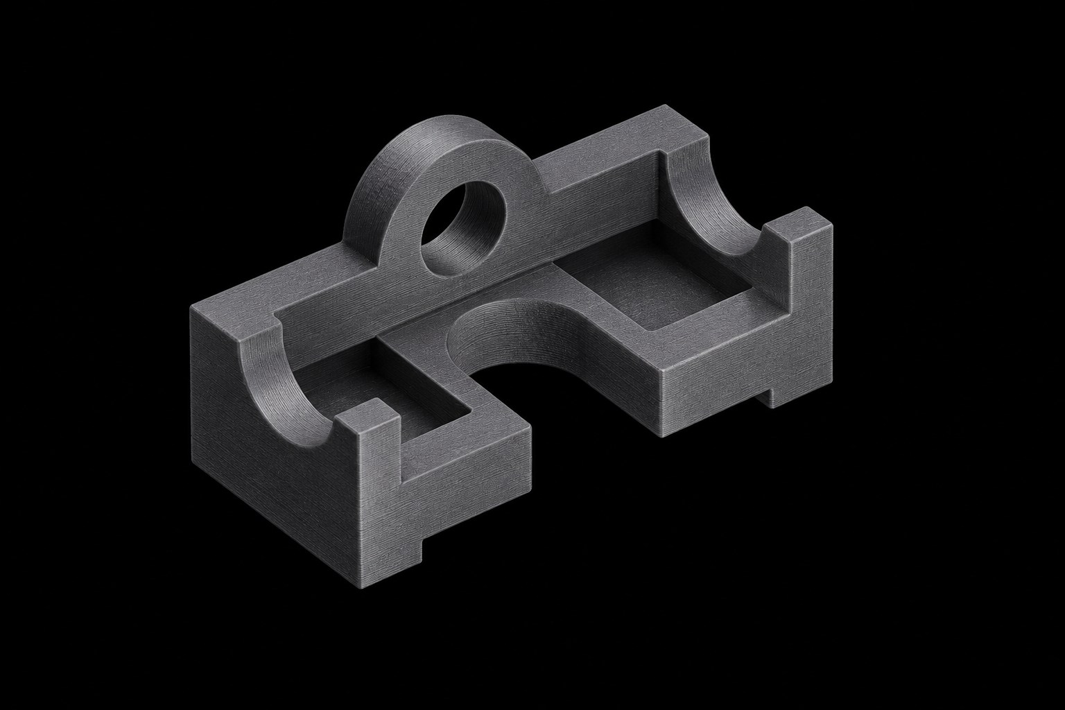 Pieza 01: soporte con canales y orejeta circular, render sobre negro